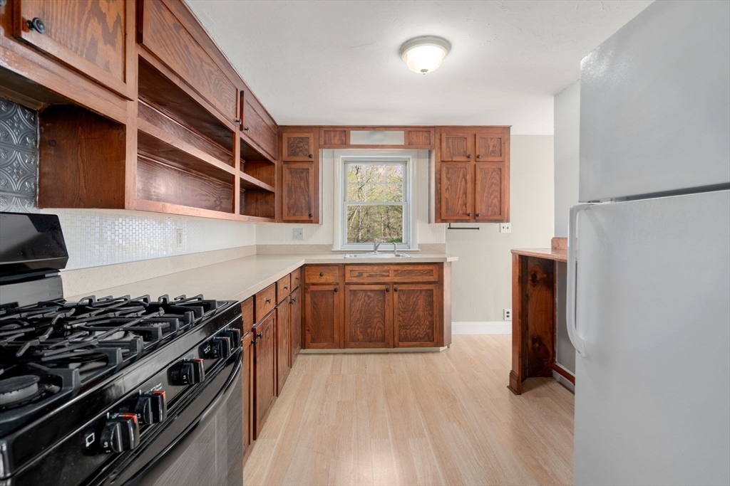 50 Hoover Road Walpole, MA 02081 - Photo 5 of 13 Gallery Image 5