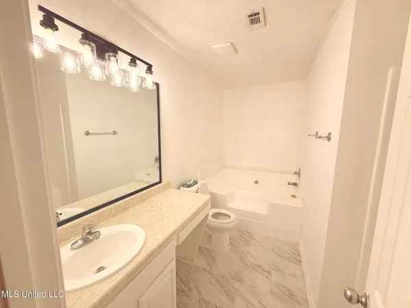 $249,900 | 4545 Tom Collins Road, Utica, MS 39175