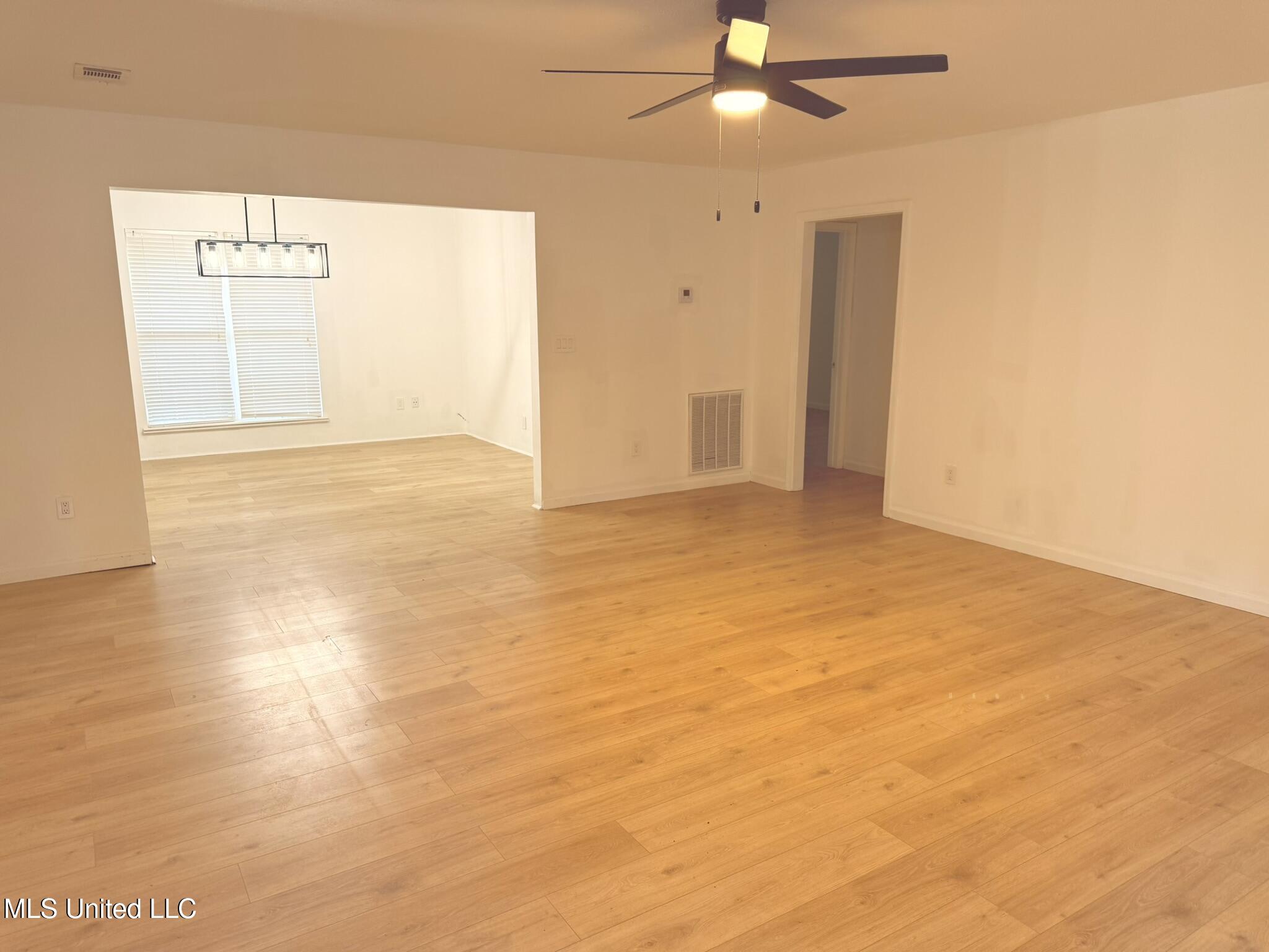 4545 Tom Collins Road Utica, MS 39175 - Photo 6 of 13 Living Rm