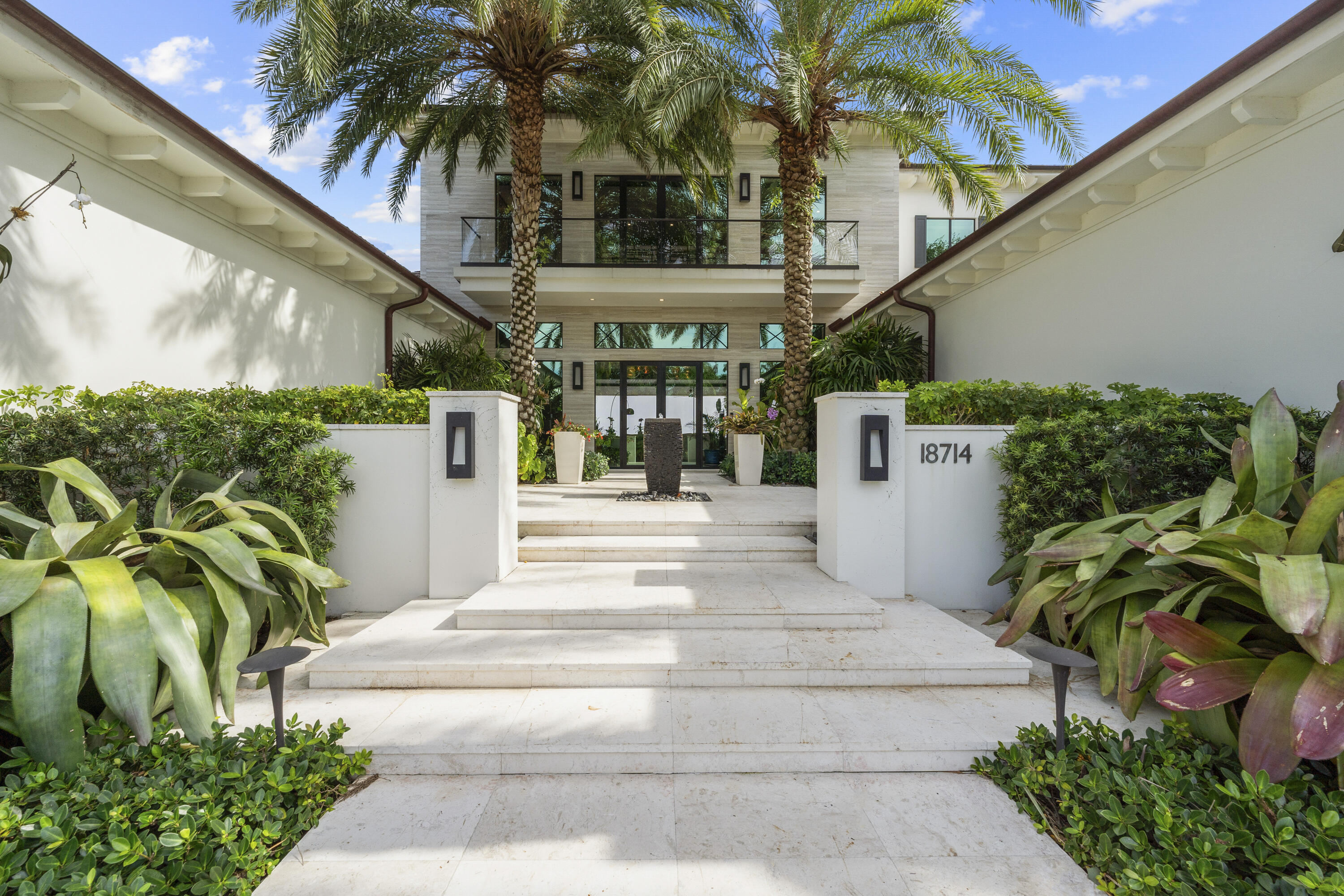 18714 Rio Vista Drive Jupiter, FL 33469 - Photo 9 of 105 9_103