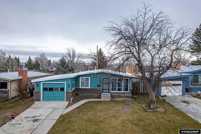 $289,900 | 2509 East 9th Street, Casper, WY 82609