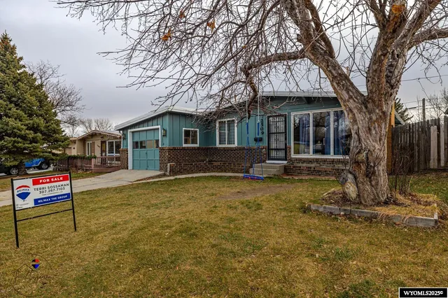 $289,900 | 2509 East 9th Street, Casper, WY 82609