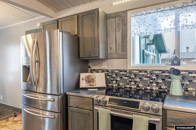 $289,900 | 2509 East 9th Street, Casper, WY 82609