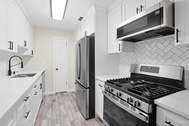 $535,000 | 108 Sunfish Landing, Mohegan Lake, NY 10547