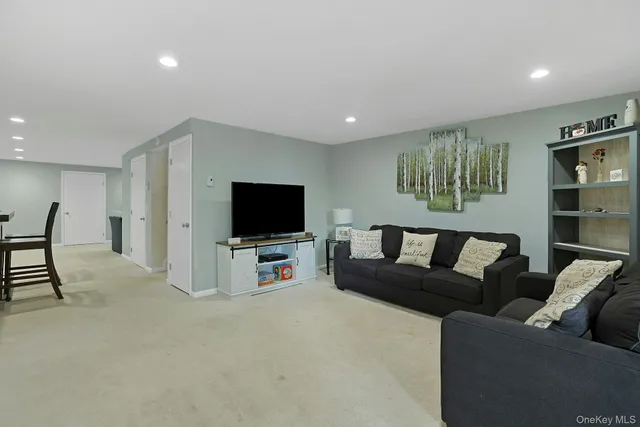 $535,000 | 108 Sunfish Landing, Mohegan Lake, NY 10547