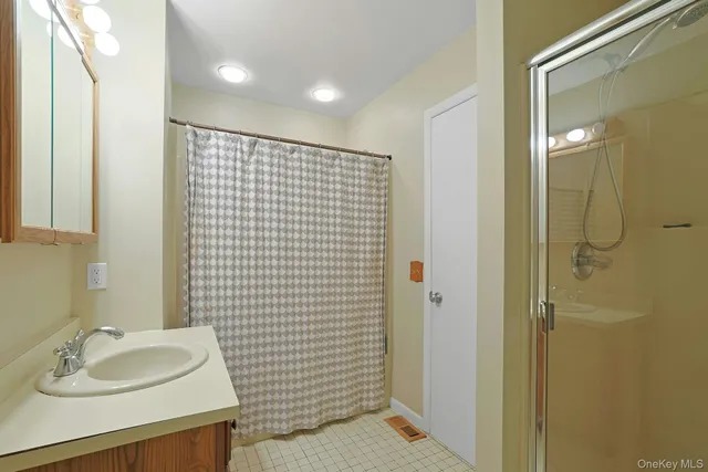 $535,000 | 108 Sunfish Landing, Mohegan Lake, NY 10547