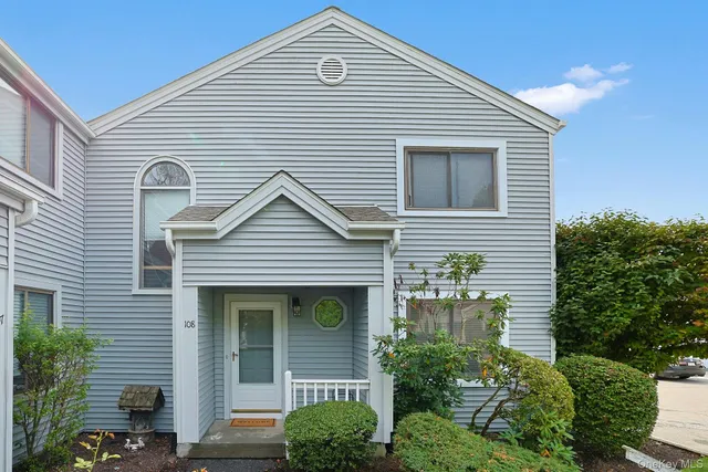 $535,000 | 108 Sunfish Landing, Mohegan Lake, NY 10547