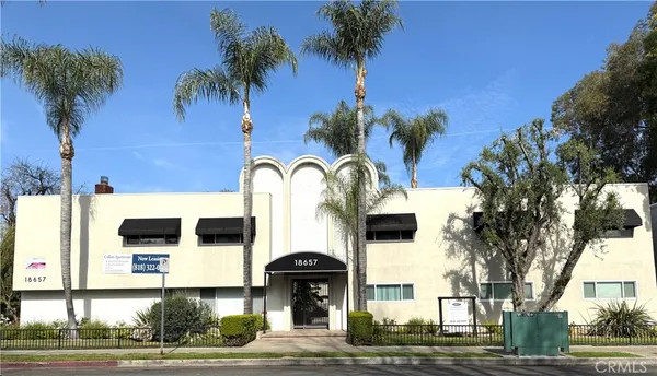 $1,950 | 18657 Collins Street, Unit 19, Tarzana, CA 91356