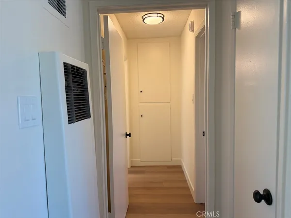 $1,950 | 18657 Collins Street, Unit 19, Tarzana, CA 91356