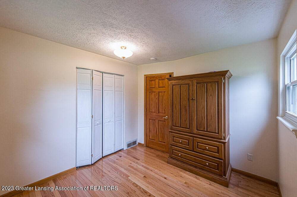 4920 Knapp Street Dimondale, MI 48821 - Photo 12 of 16 DSC_8130-DeNoiseAI-clear-Edit_72_DCMI Im