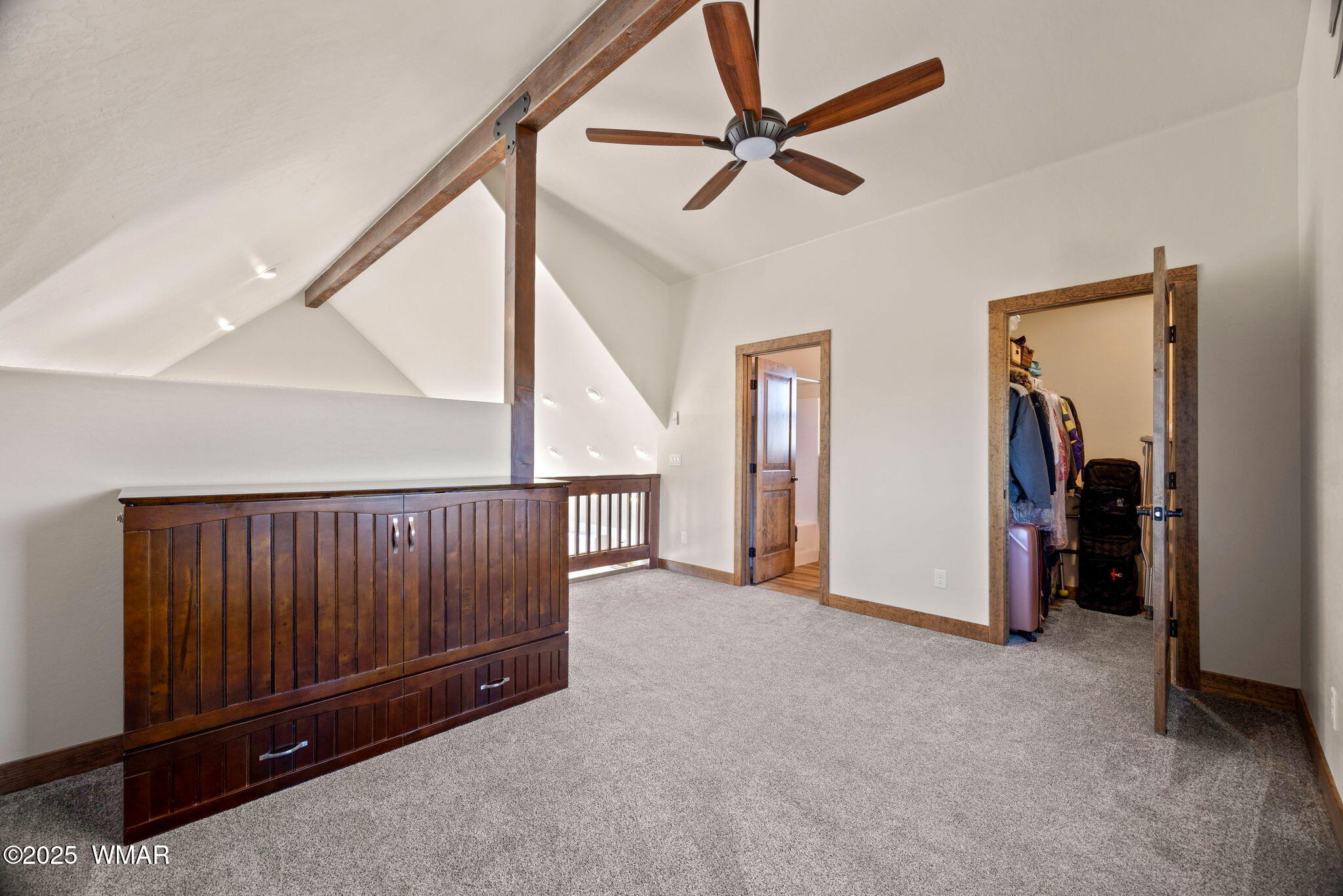 3402 Beaufeaux Road Overgaard, AZ 85933 - Photo 20 of 28 a view of hallway with livingroom