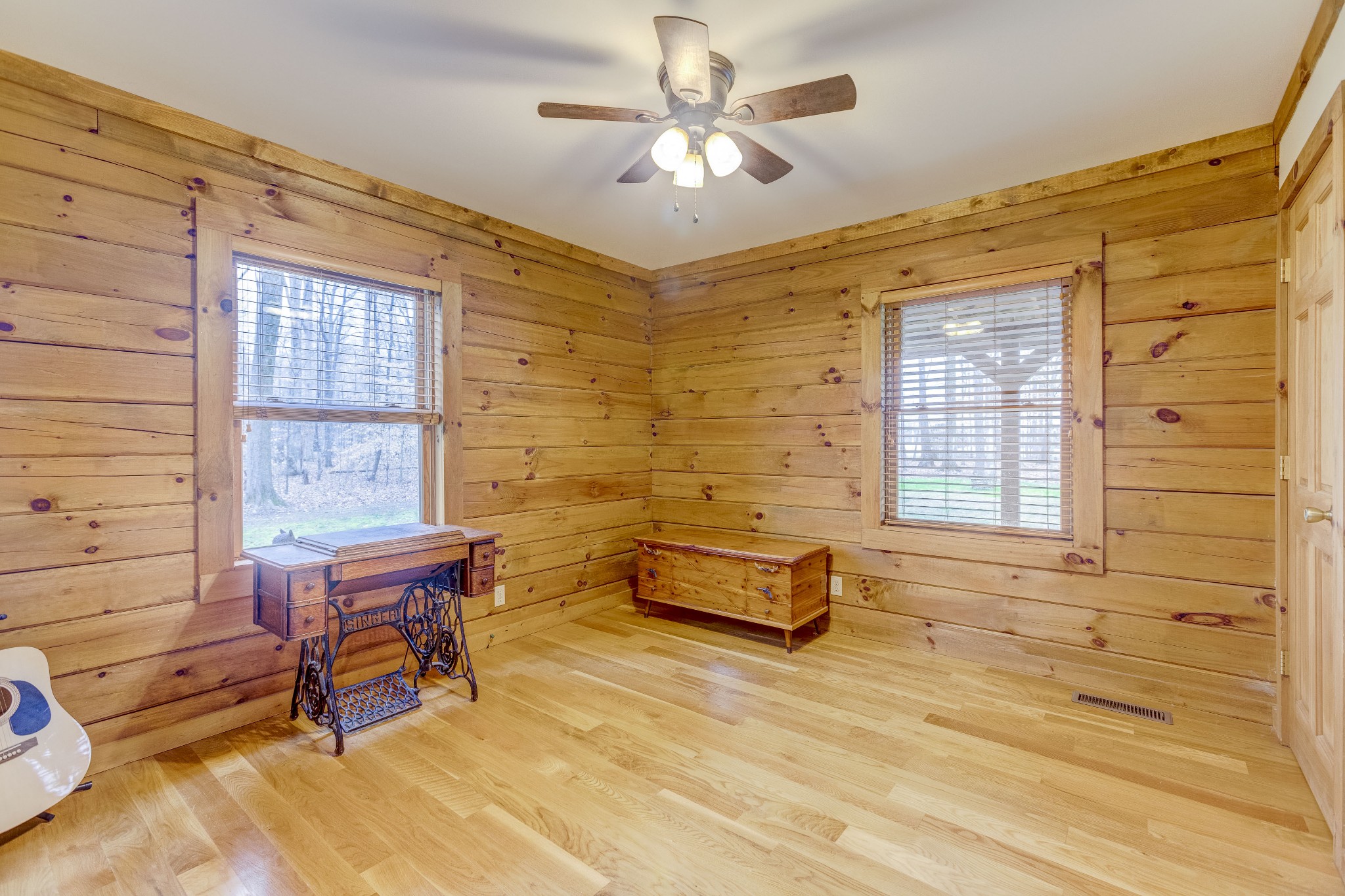 1331 Smith Thompson Road Bethpage, TN 37022 - Photo 29 of 35 a view of a livingroom with furniture