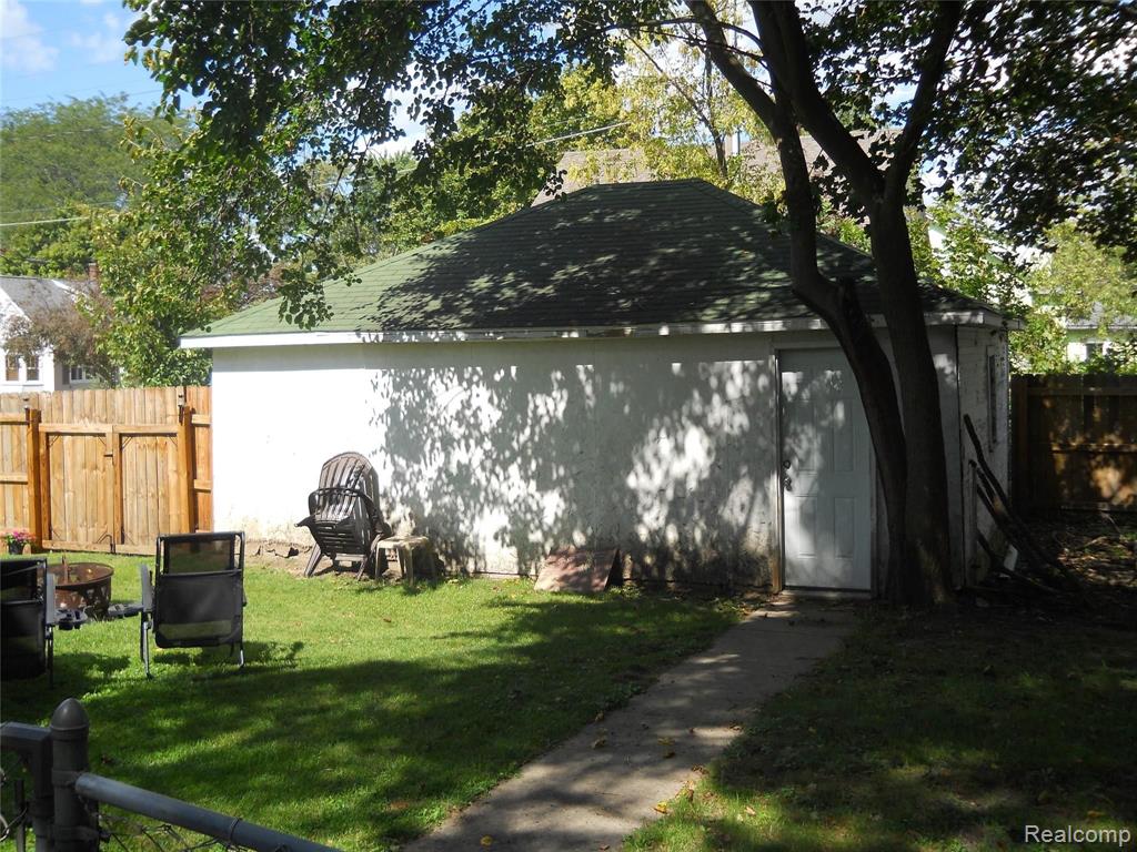 403 East Grand River Road Fowlerville, MI 48836 - Photo 4 of 40 Gallery Image 4