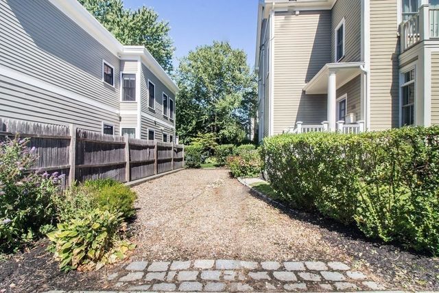 $1,560,000 | 176 Raymond Street, Unit 176, Cambridge, MA 02140
