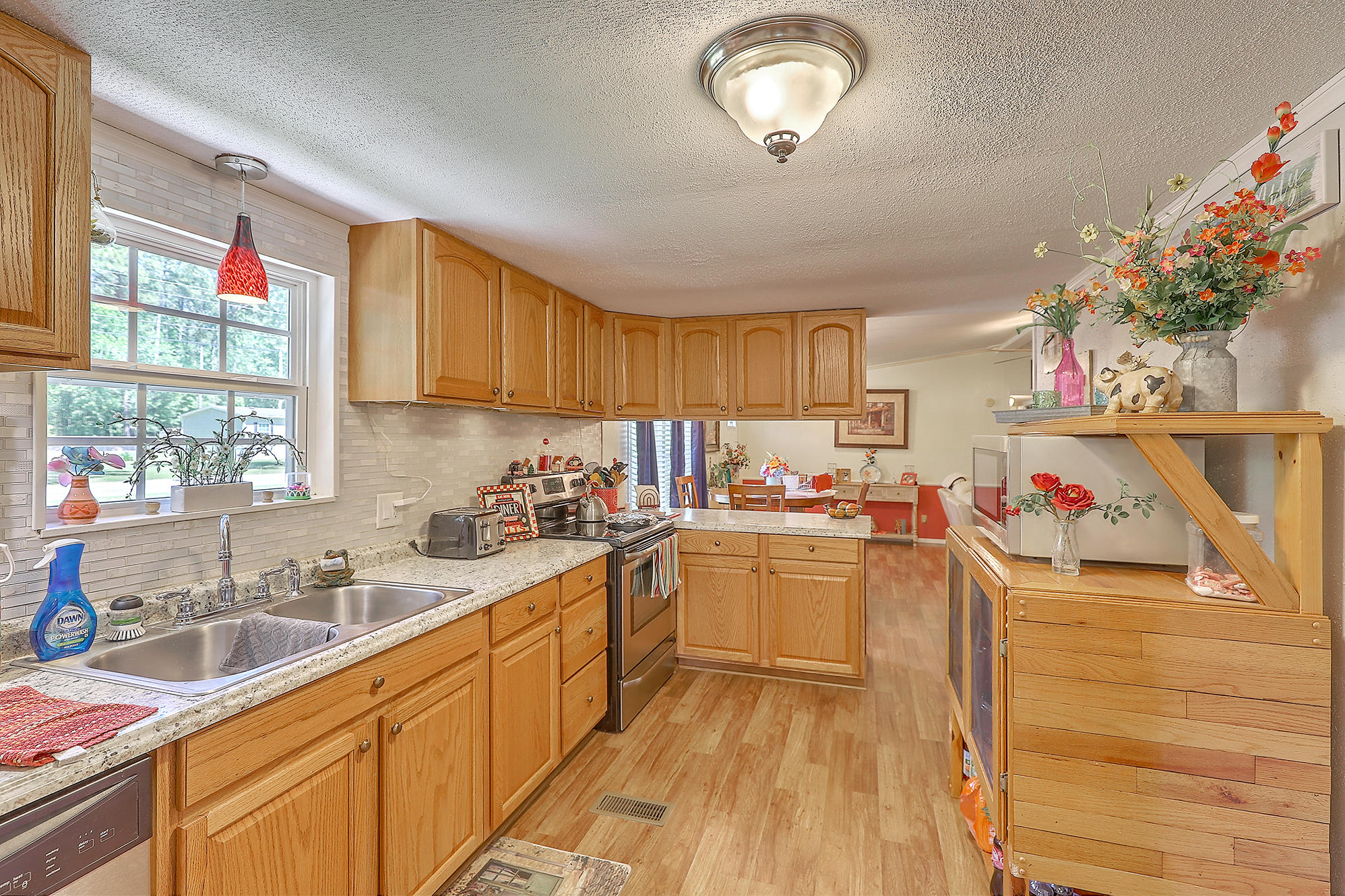 142 Meese Road Ladson, SC 29456 - Photo 7 of 26 Tons of Cabinets