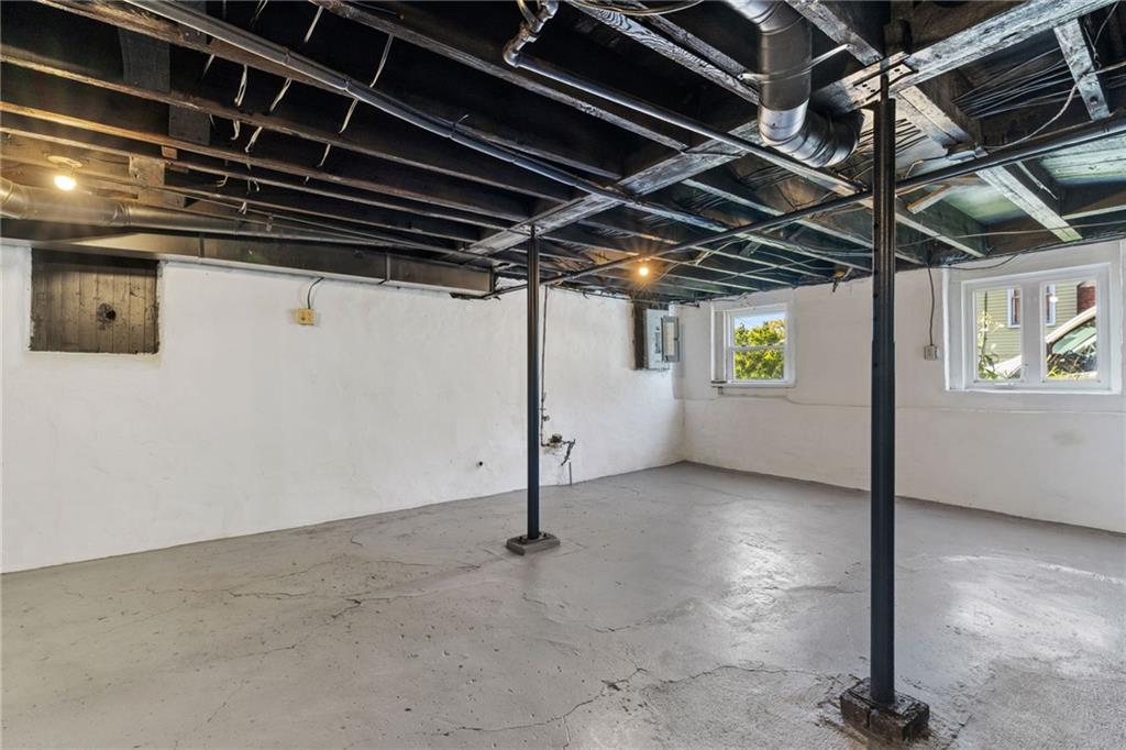 76 Warren Street Pittsburgh, PA 15205 - Photo 25 of 32 a view of an empty room