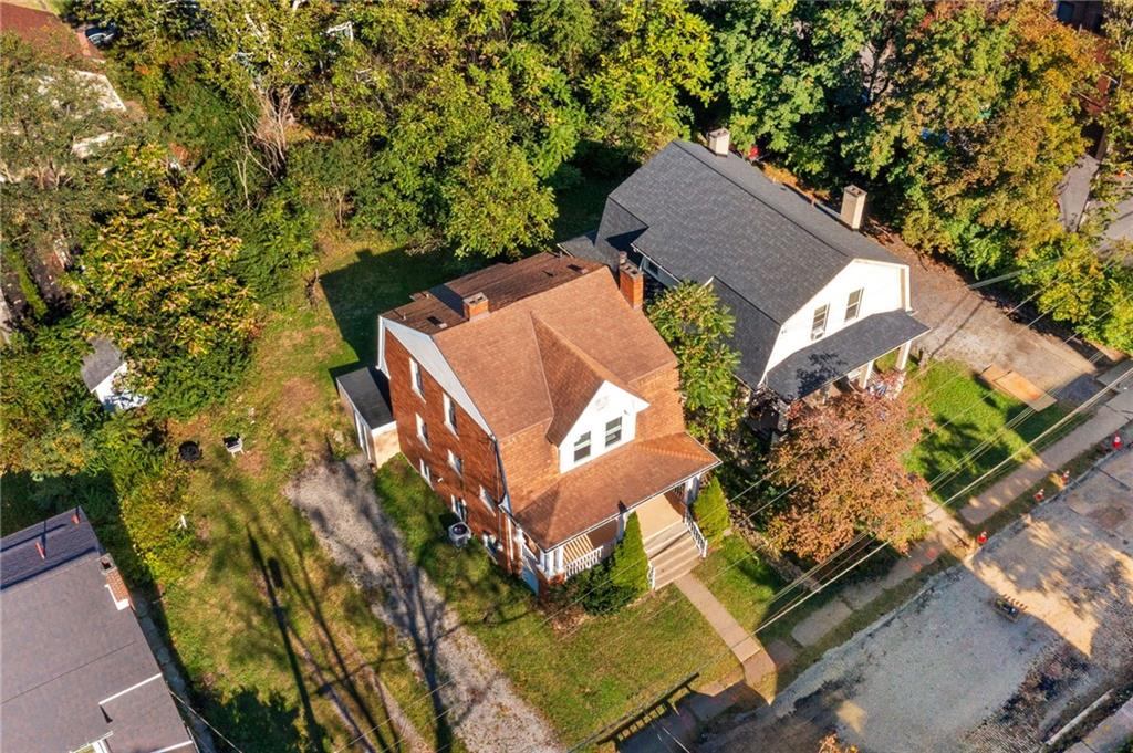 76 Warren Street Pittsburgh, PA 15205 - Photo 30 of 32 an aerial view of a house with a yard