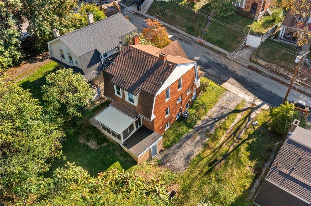 76 Warren Street Pittsburgh, PA 15205 - Photo 31 of 32 an aerial view of a house with a garden