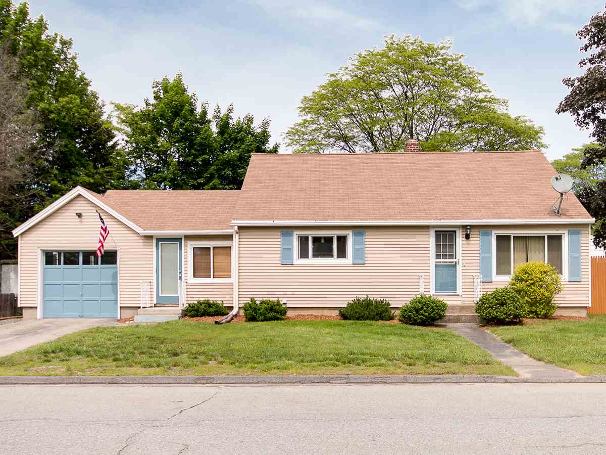 26 Lund Road Nashua, NH 03060 - Photo 1 of 25