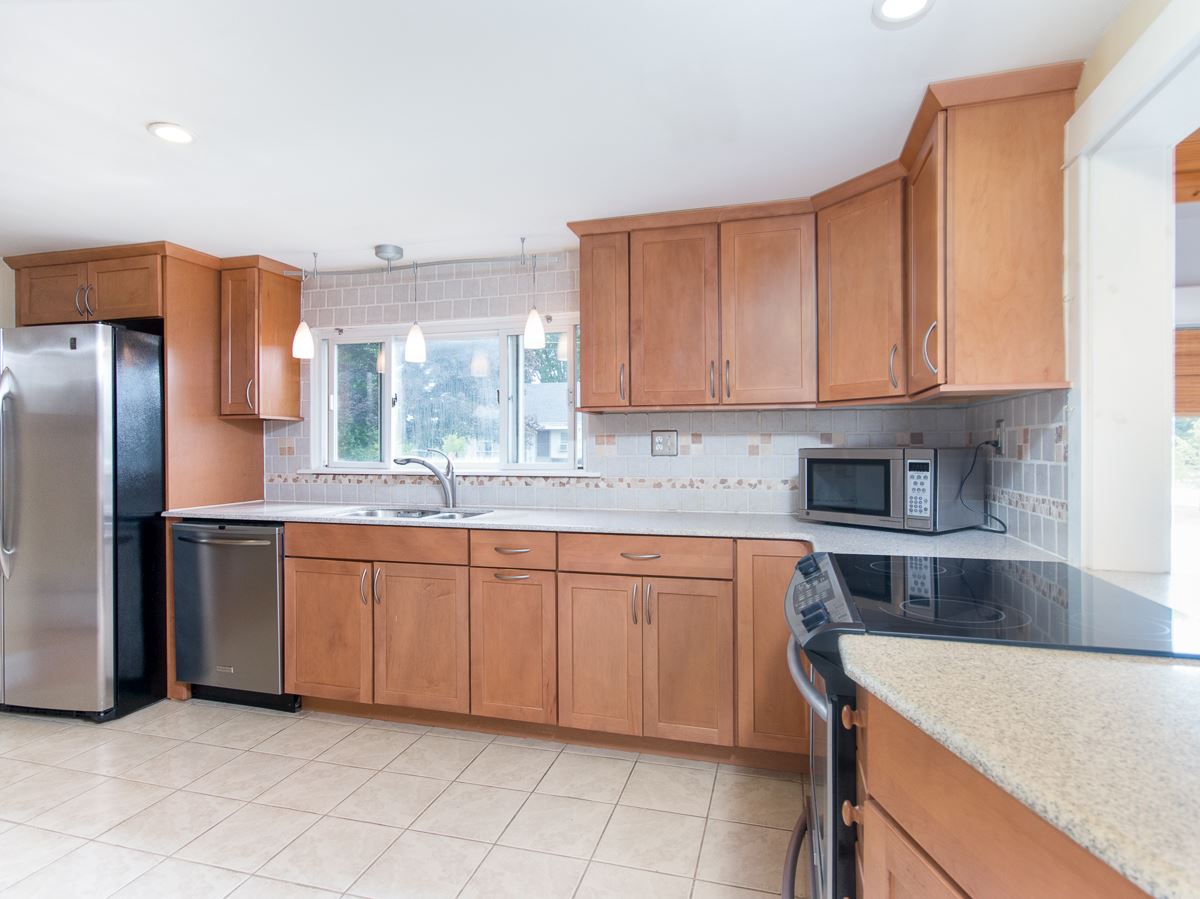 26 Lund Road Nashua, NH 03060 - Photo 7 of 25