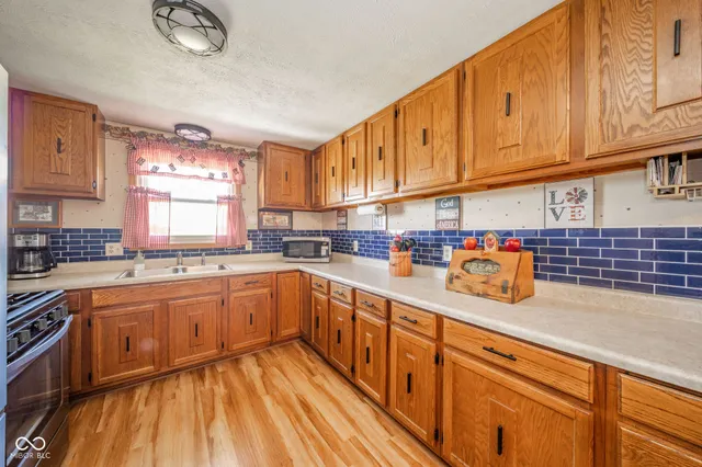 $295,000 | 700 West 350 North, Sharpsville, IN 46068