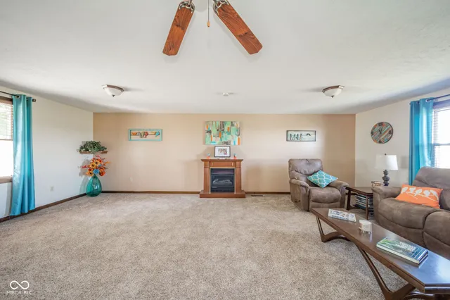 $295,000 | 700 West 350 North, Sharpsville, IN 46068