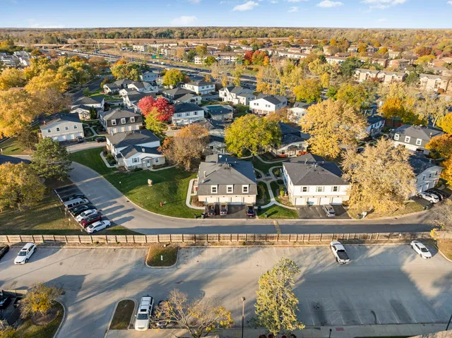 $1,850 | 2125 North Ginger Creek Drive, Unit 2125, Palatine, IL 60074