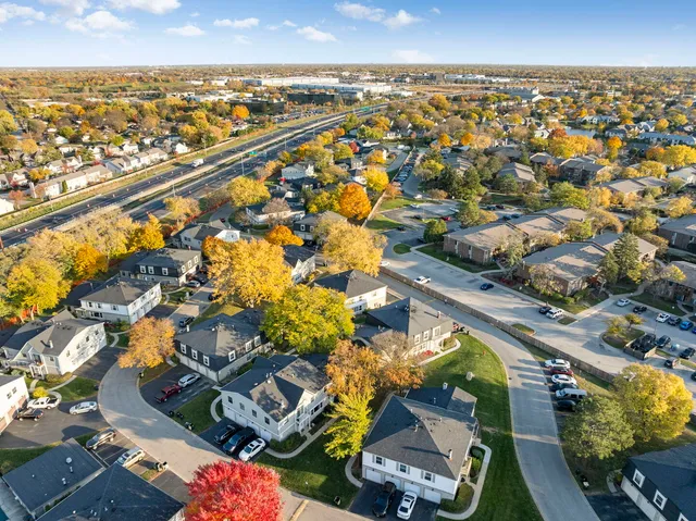 $1,850 | 2125 North Ginger Creek Drive, Unit 2125, Palatine, IL 60074