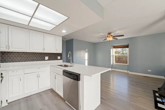 $1,850 | 2125 North Ginger Creek Drive, Unit 2125, Palatine, IL 60074