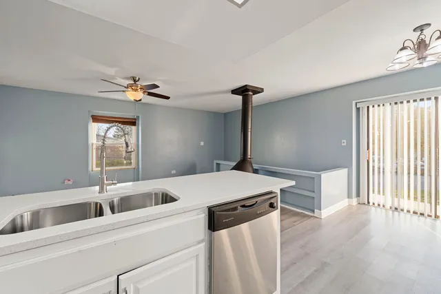 $1,850 | 2125 North Ginger Creek Drive, Unit 2125, Palatine, IL 60074