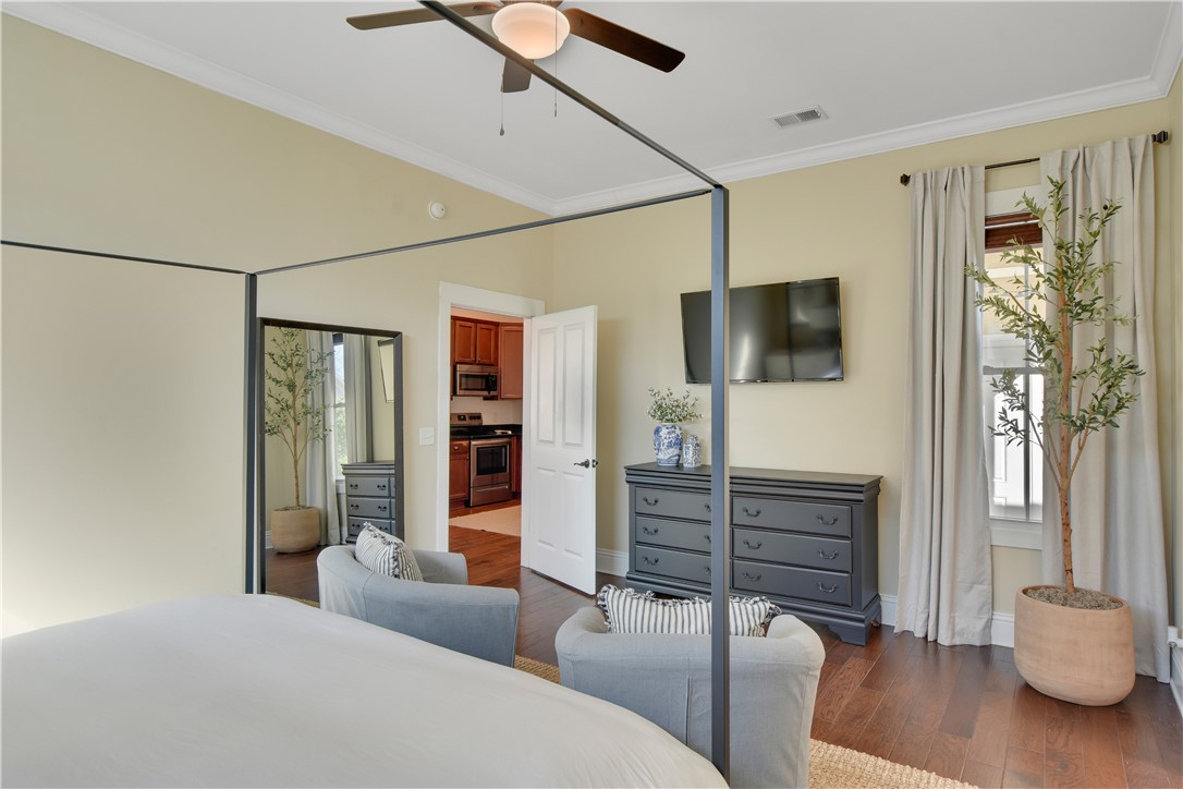 121 Pecan Pointe Road West Brunswick, GA 31525 - Photo 14 of 27 Master bedroom