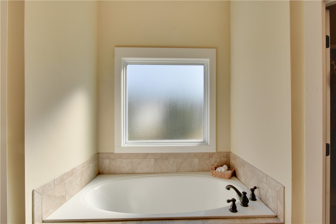 121 Pecan Pointe Road West Brunswick, GA 31525 - Photo 15 of 27 Whirlpool tub