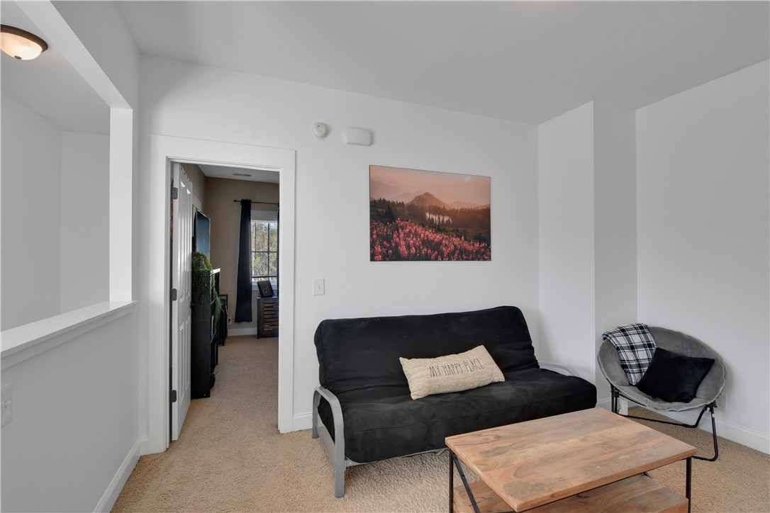 121 Pecan Pointe Road West Brunswick, GA 31525 - Photo 19 of 27 Upstairs sitting area