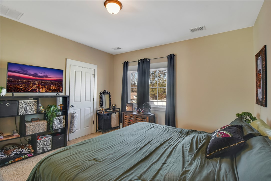 121 Pecan Pointe Road West Brunswick, GA 31525 - Photo 23 of 27 Upstairs bedroom