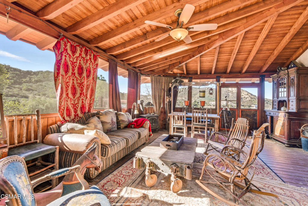 356 East Carlisle Road Thousand Oaks, CA 91361 - Photo 15 of 74