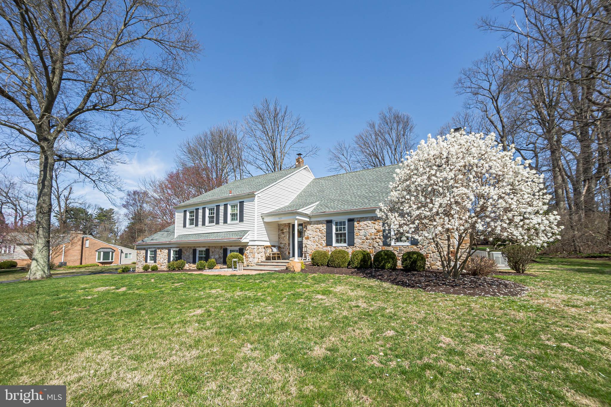 923 Pinecroft Road Berwyn, PA 19312 - Photo 2 of 31 Exterior Front