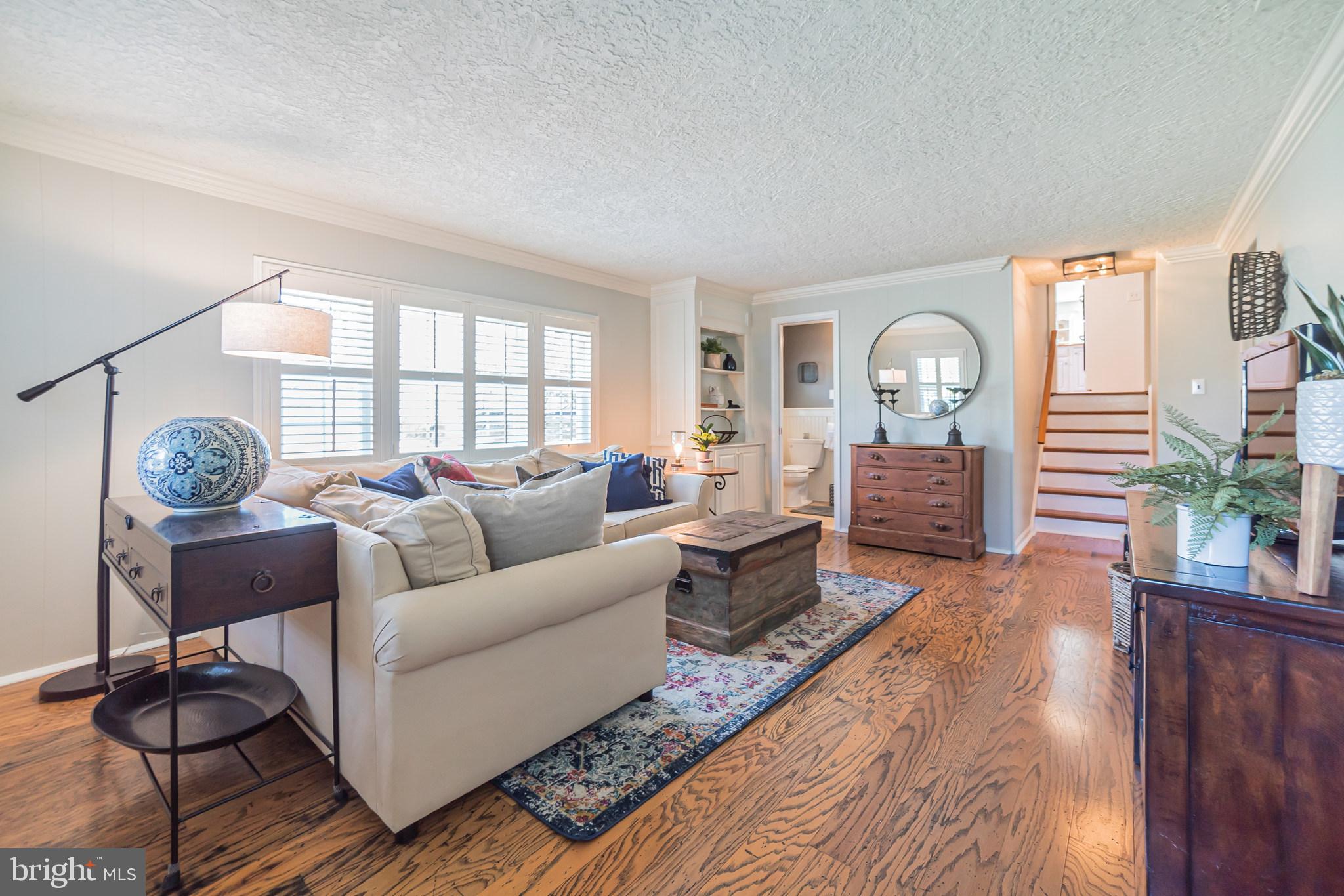 923 Pinecroft Road Berwyn, PA 19312 - Photo 15 of 31 Family Room