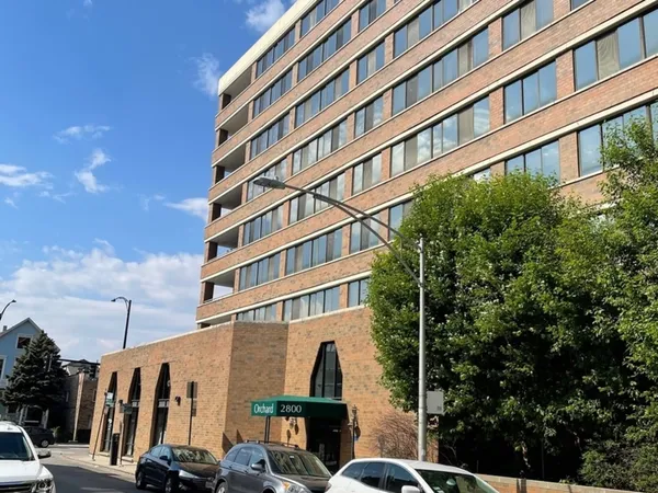 $2,500 | 2800 North Orchard Street, Unit 910, Chicago, IL 60657