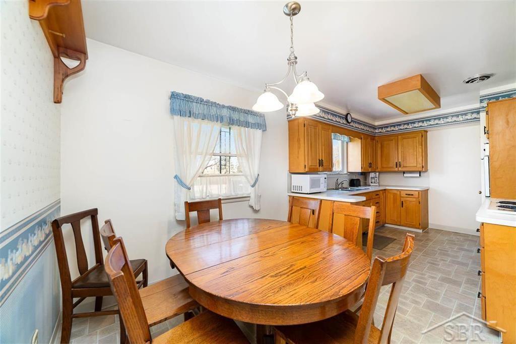 626 East Beaver Road Kawkawlin, MI 48631 - Photo 10 of 25