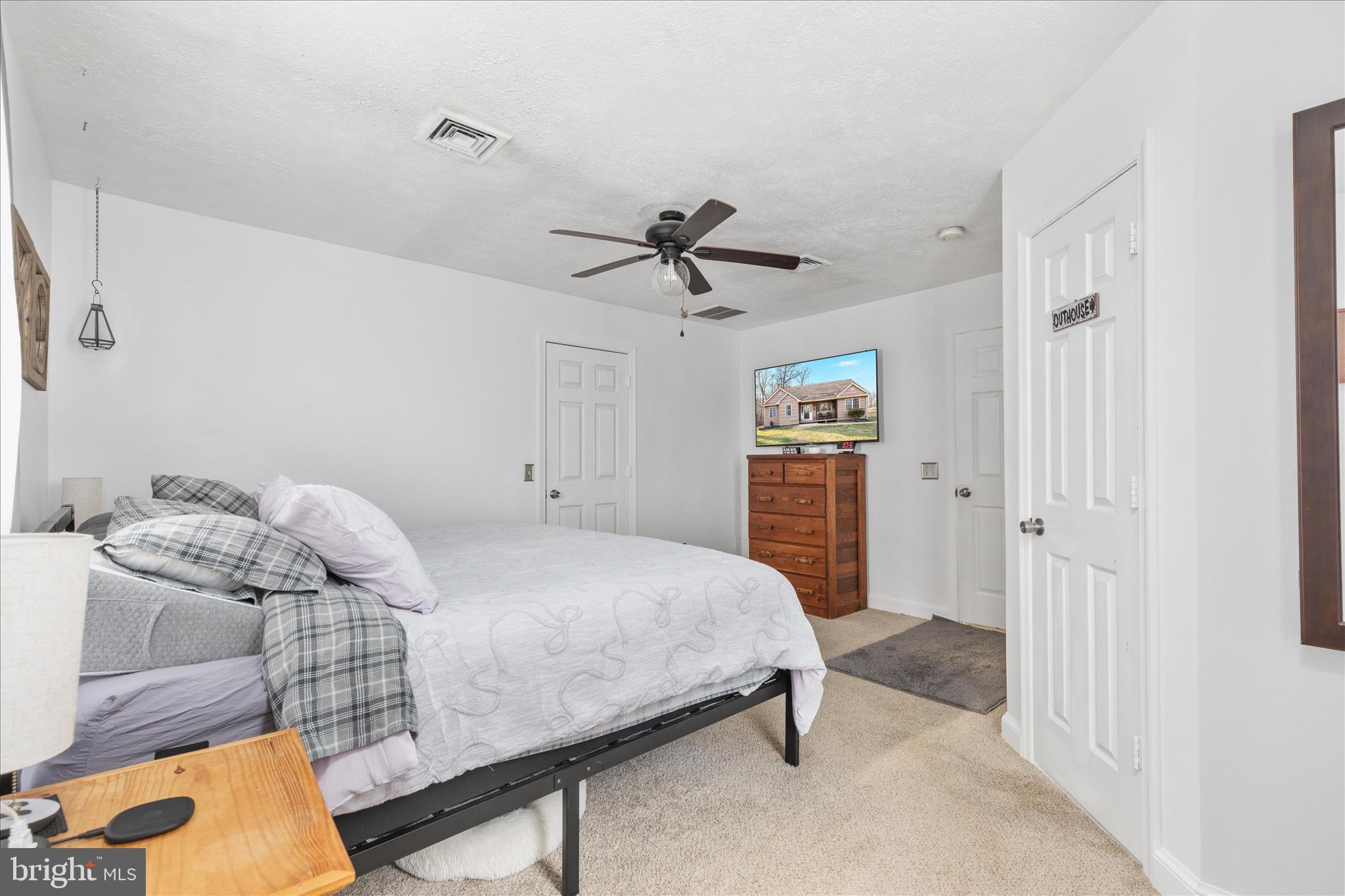 4364 Belvoir Road Marshall, VA 20115 - Photo 25 of 55