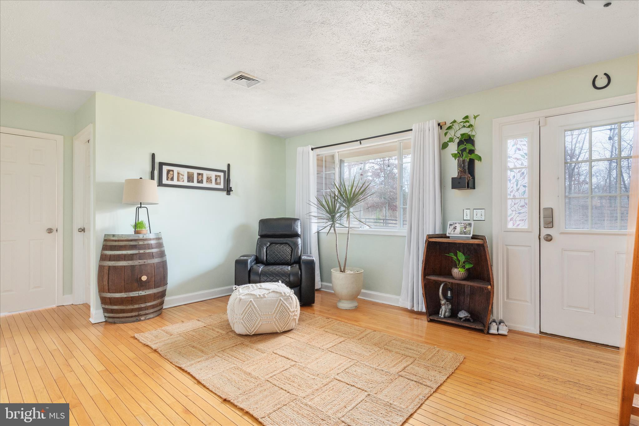 4364 Belvoir Road Marshall, VA 20115 - Photo 9 of 55