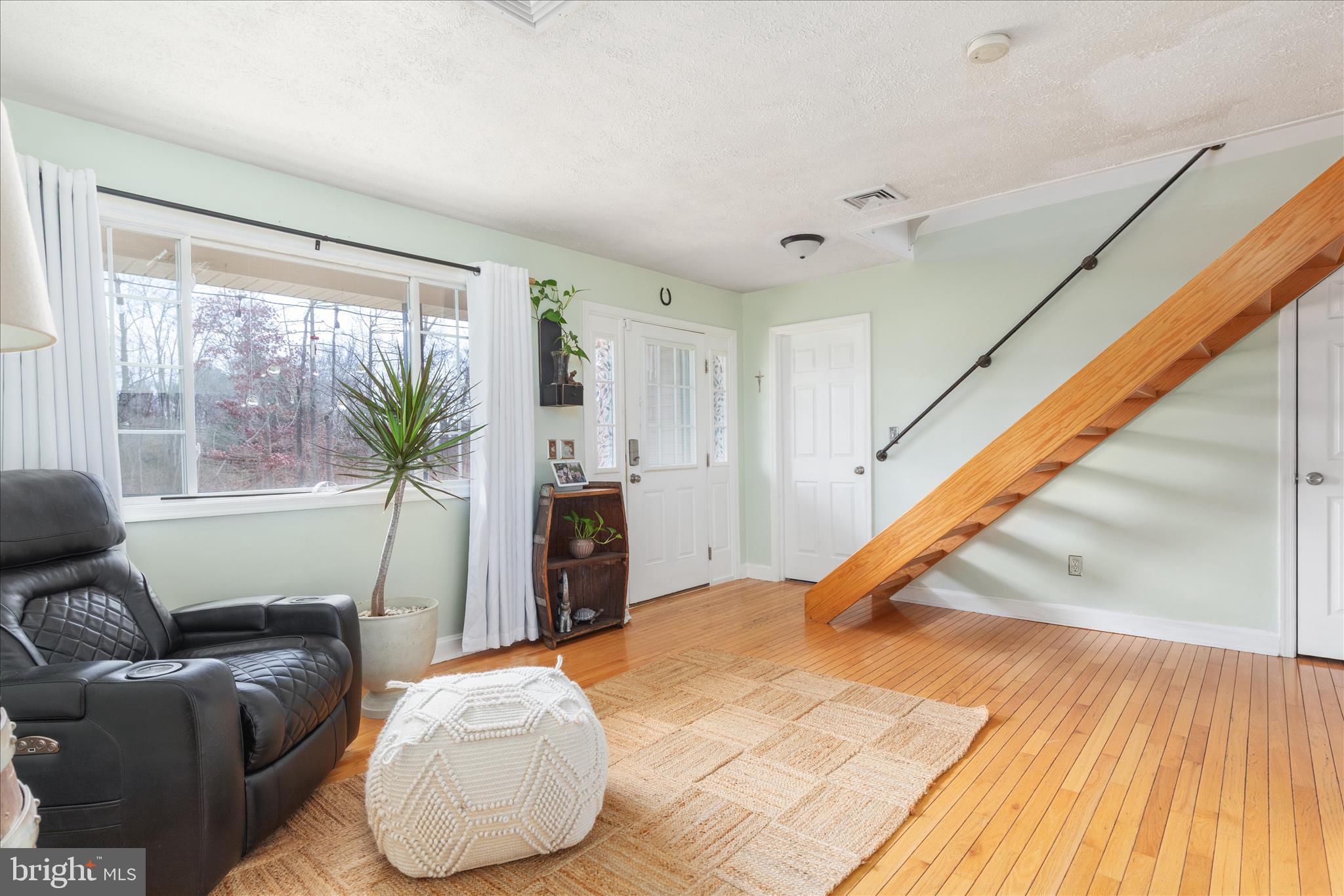 4364 Belvoir Road Marshall, VA 20115 - Photo 10 of 55