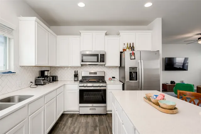 $2,000 | 10712 Timber Brook Pass, Austin, TX 78747