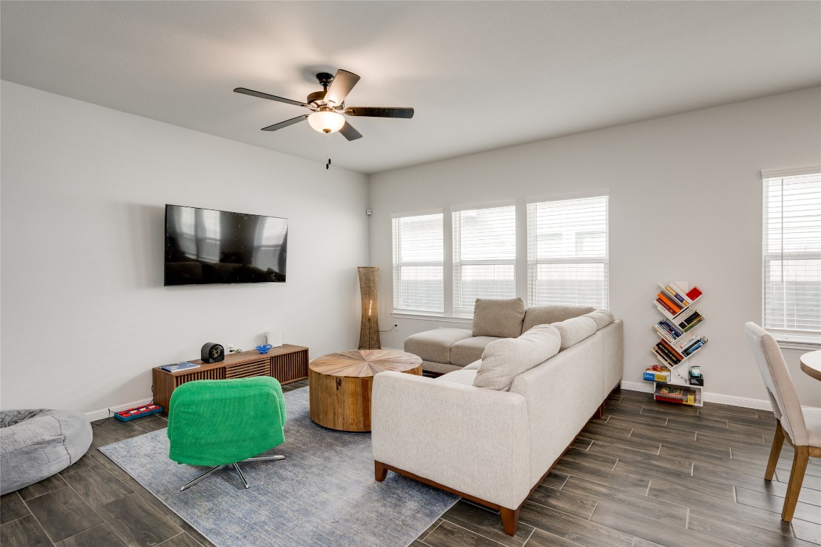 10712 Timber Brook Pass Austin, TX 78747 - Photo 7 of 38