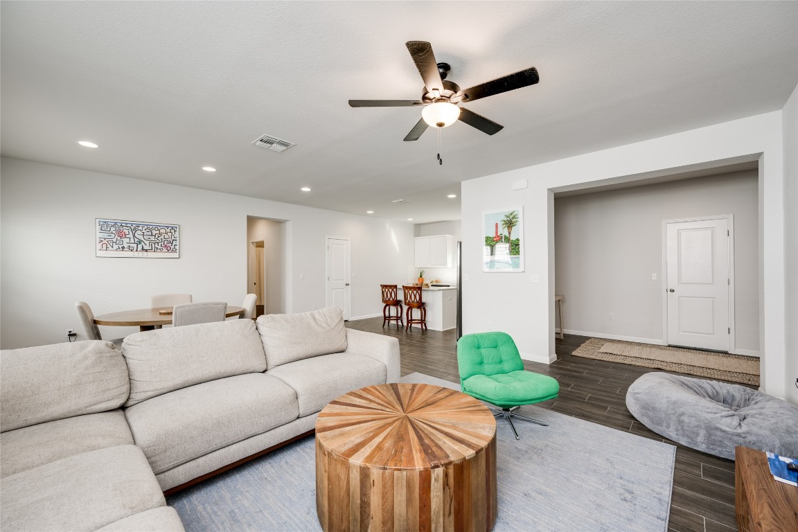 10712 Timber Brook Pass Austin, TX 78747 - Photo 8 of 38