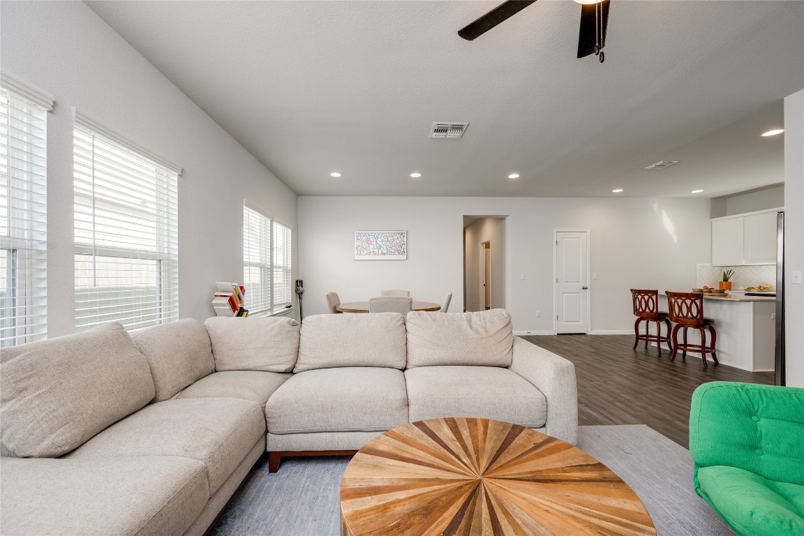 10712 Timber Brook Pass Austin, TX 78747 - Photo 9 of 38