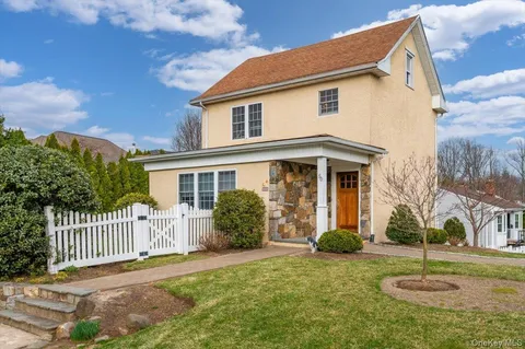 $699,000 | 50 Stewart Place, Eastchester, NY 10709