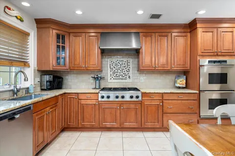 $699,000 | 50 Stewart Place, Eastchester, NY 10709