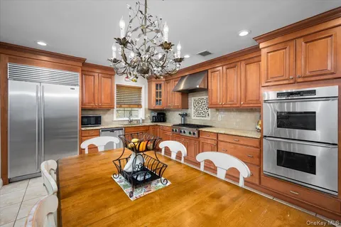 $699,000 | 50 Stewart Place, Eastchester, NY 10709