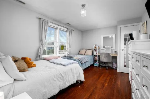 $699,000 | 50 Stewart Place, Eastchester, NY 10709